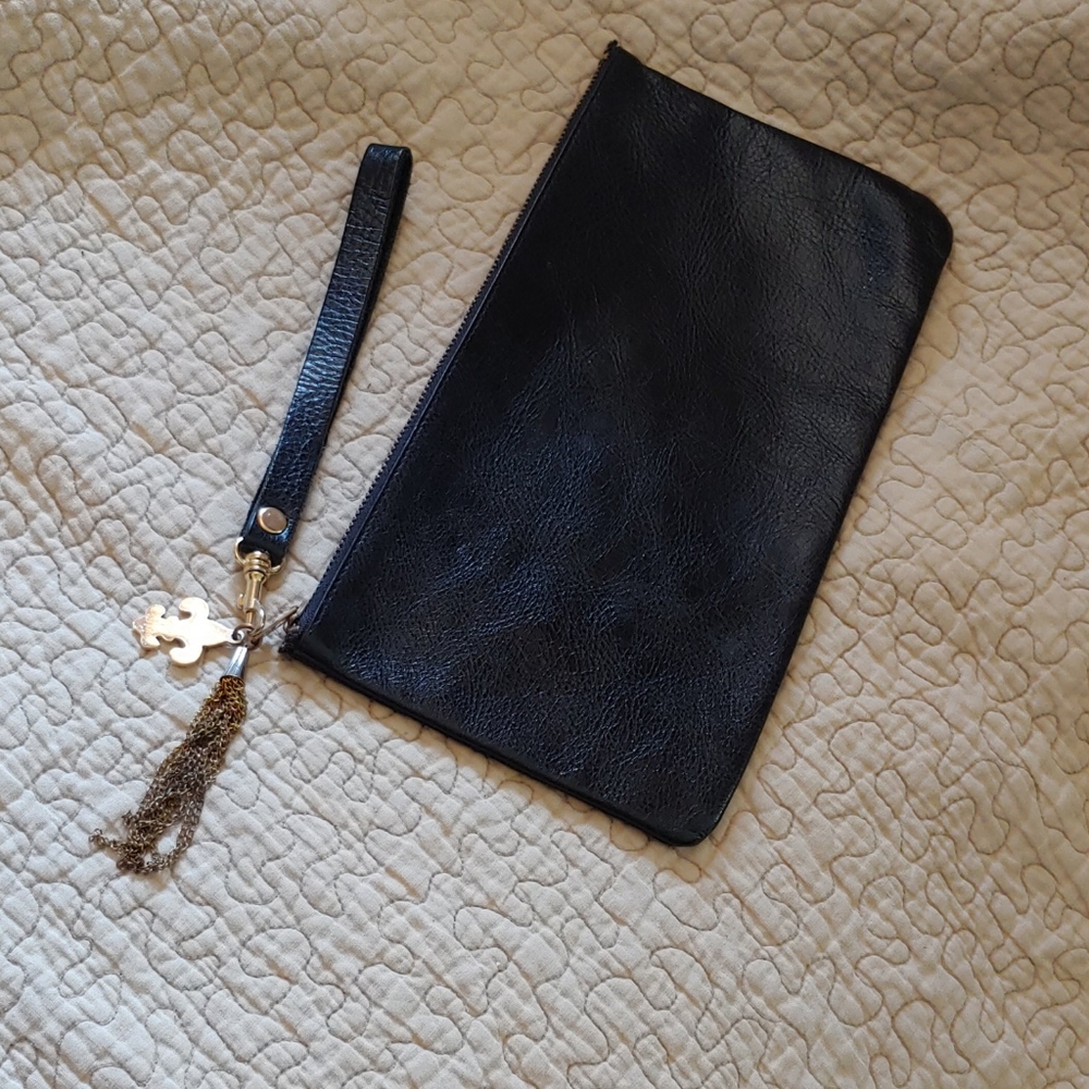 Moss Mills black leather clutch/wristlet